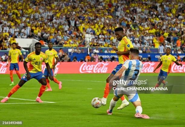 TRỰC TIẾP Argentina 0-0 Colombia: Argentina vừa thoát thua, Messi lại bỏ lỡ cơ hội- Ảnh 3.