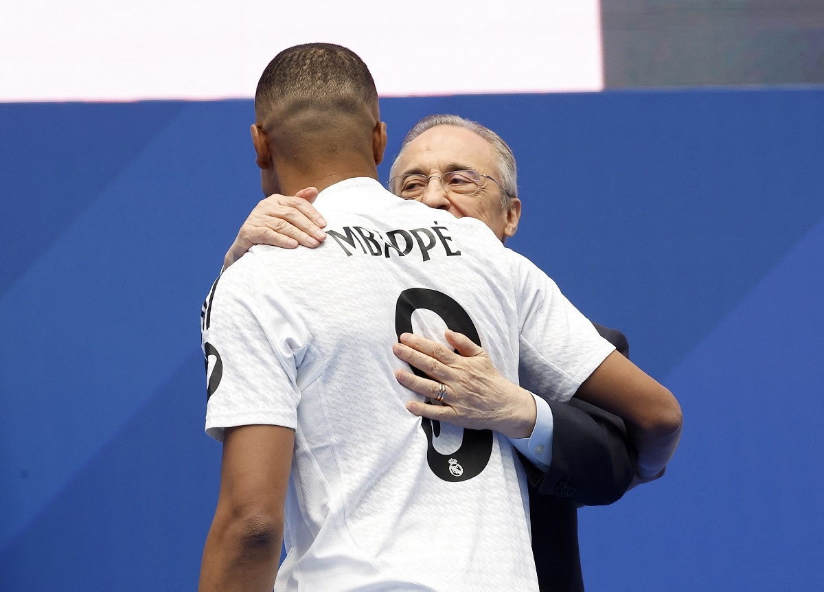 ''Biển người'' chứng kiến lễ ra mắt của Mbappe tại Real Madrid- Ảnh 8.