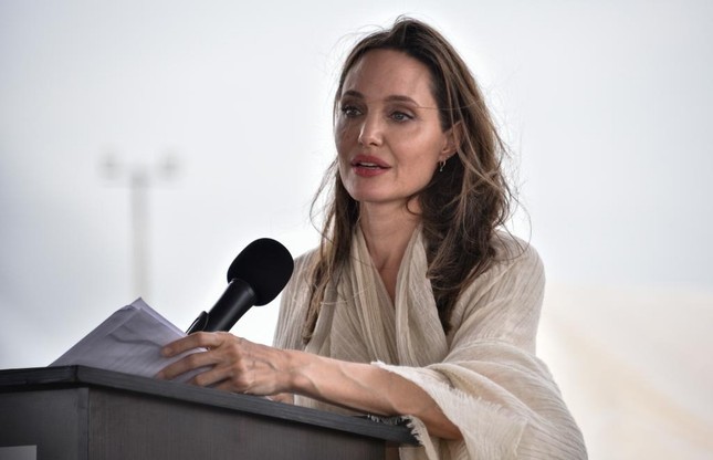 Angelina Jolie ra tối hậu thư cho Brad Pitt- Ảnh 1.