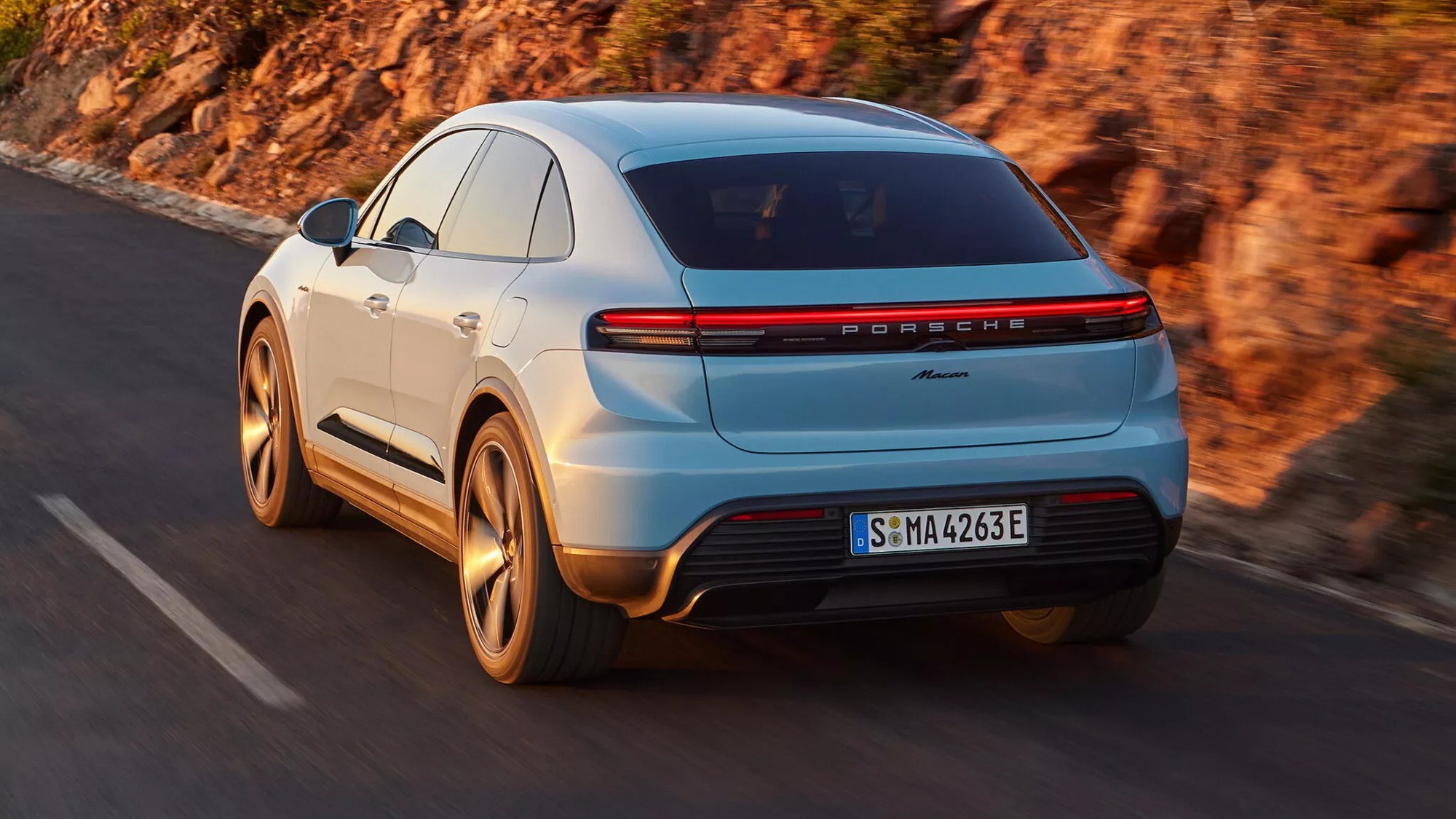 Porsche Macan 2025 ra mắt: Bản ‘base’ đã mạnh 355 mã lực, thêm gói off-road, có đánh lái bánh sau như Mercedes- Ảnh 4.