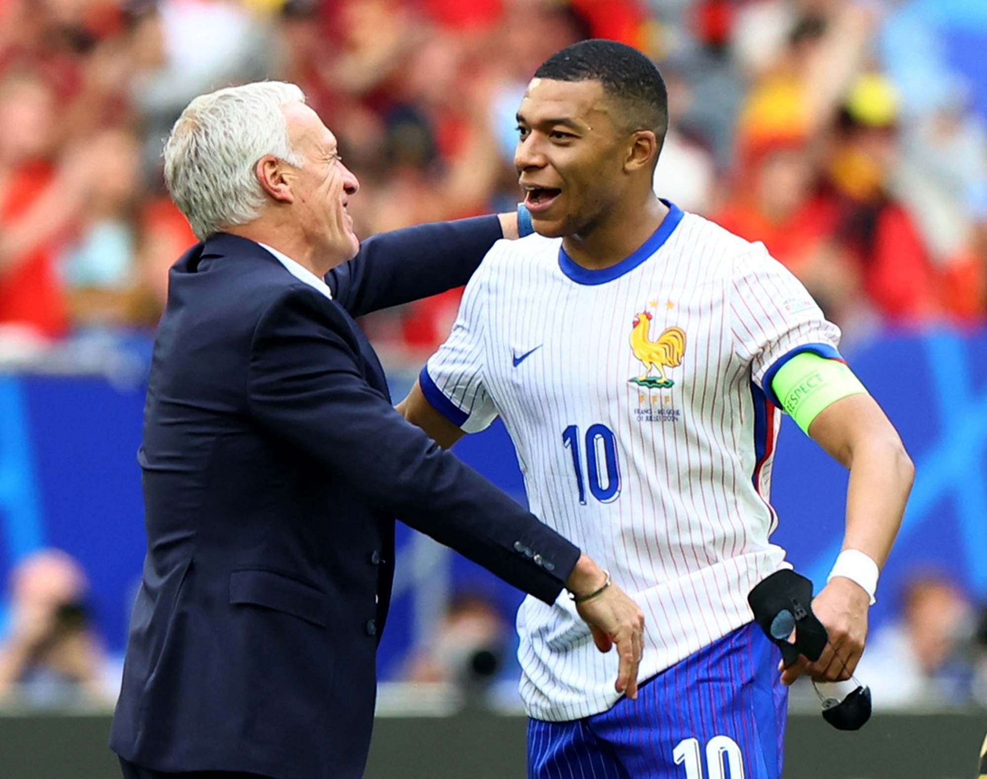 Euro 2024: HLV Deschamps tiết lộ thời điểm Mbappe được bỏ mặt nạ- Ảnh 4.