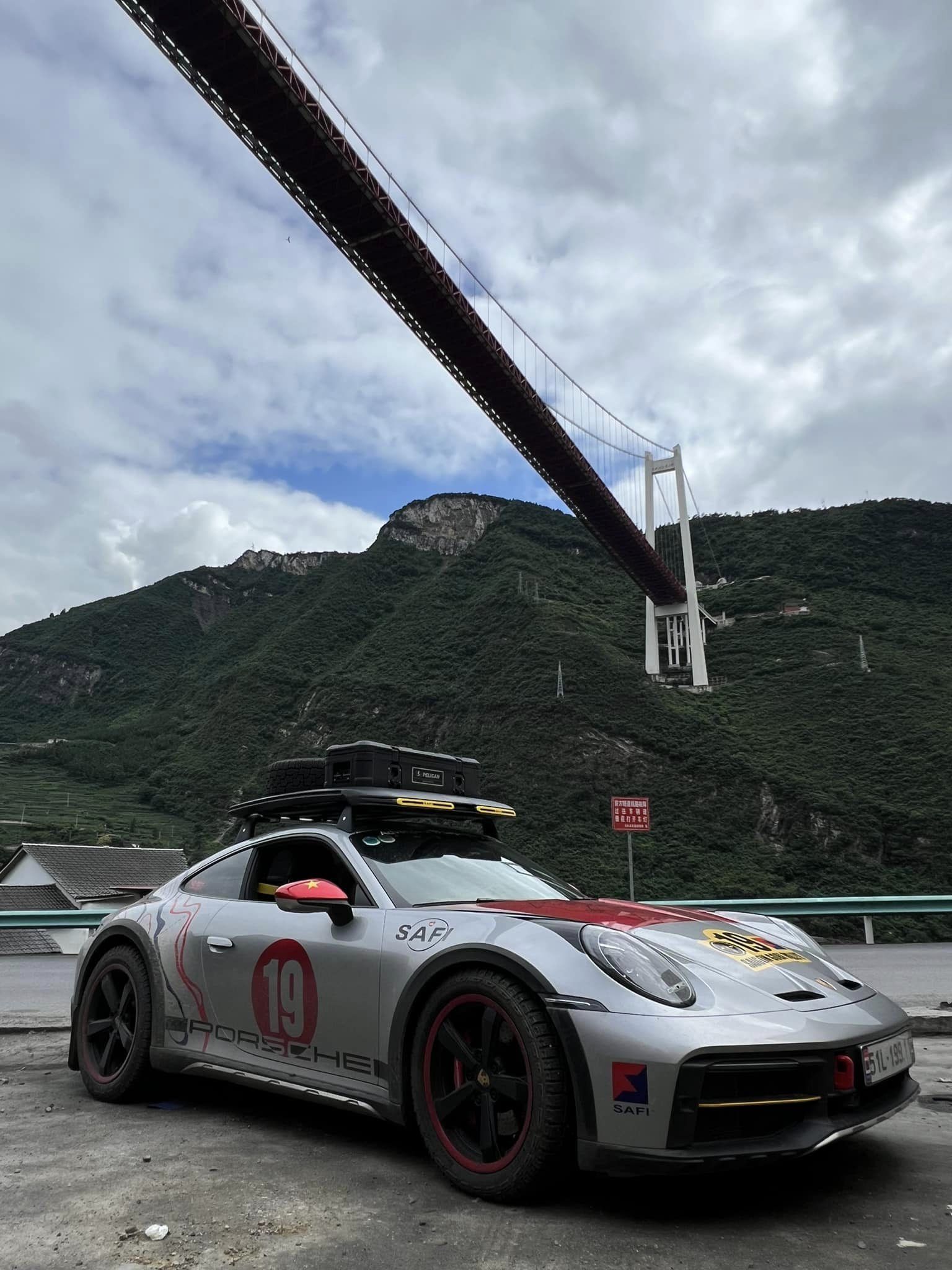 Phượt Trung Quốc lần thứ 2 bằng Porsche 911 Dakar, chủ xe chia sẻ: 15 ngày đầu chỉ mới là warm-up- Ảnh 13.