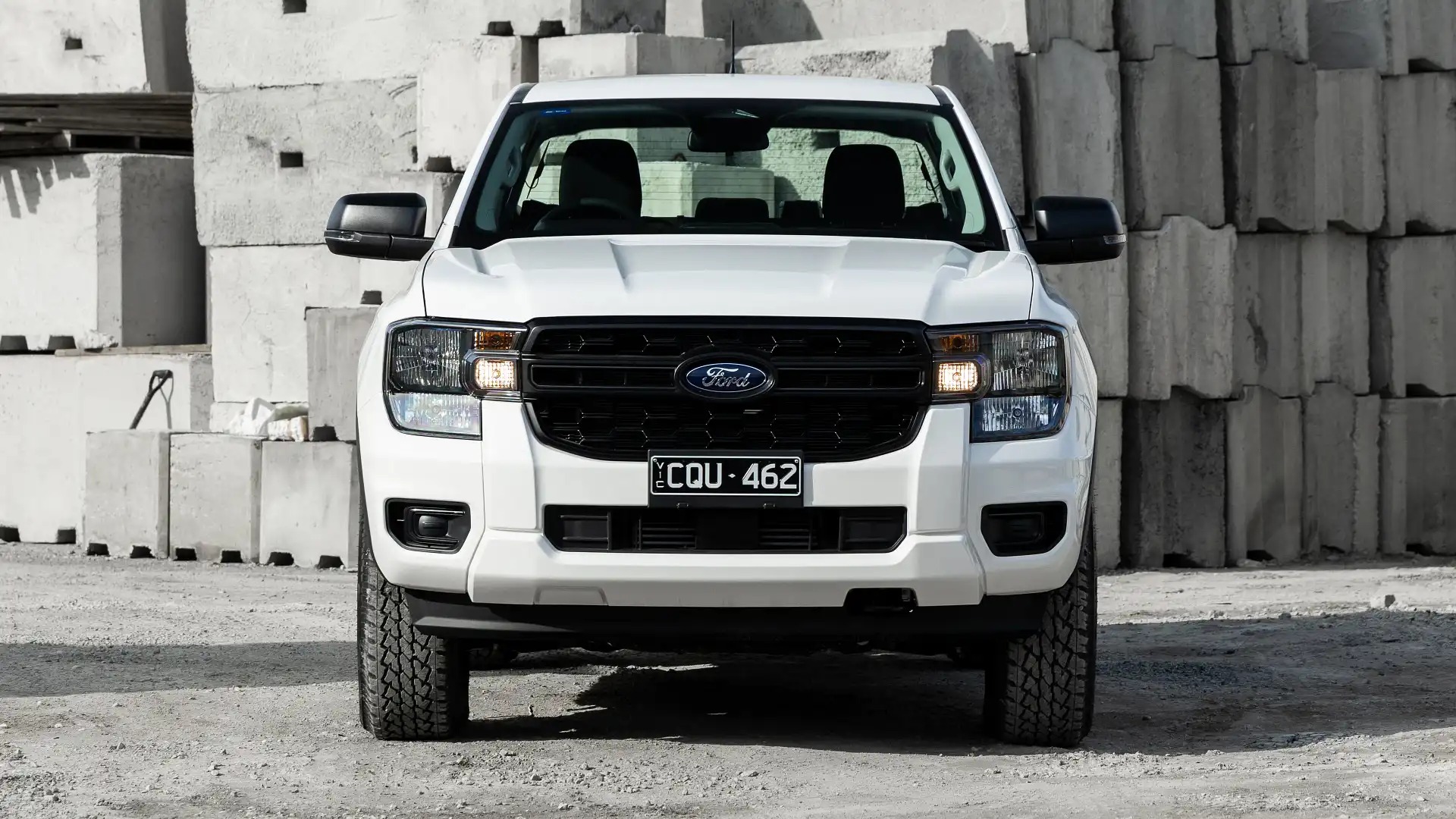 Ford Ranger thêm bản Black Edition: Lưới tản nhiệt và mâm xe tối màu, giới hạn 1.500 xe, giá quy đổi từ 965 triệu đồng- Ảnh 4.