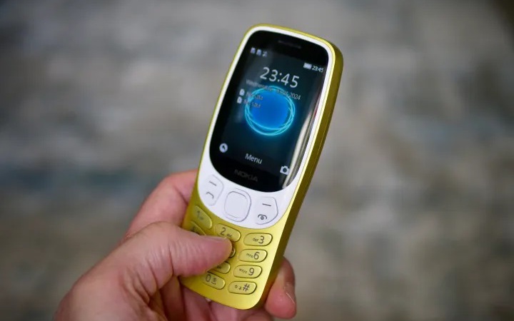 Nokia 3210 4G đúng là trò 'hút máu': Trải nghiệm tệ hại, phí tiền - Thời nay ai cần điện thoại như này?