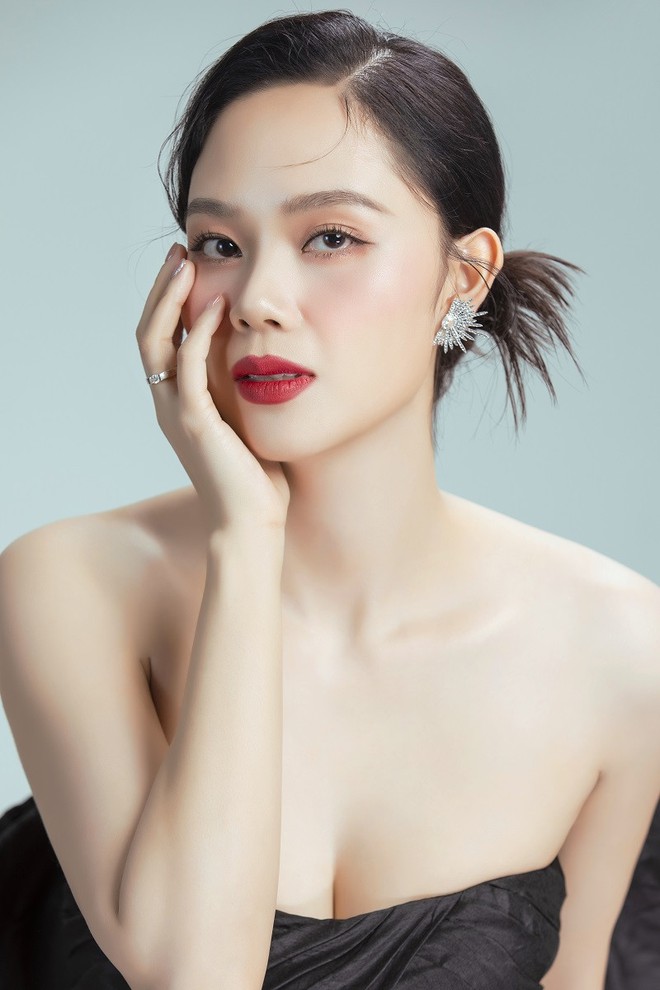 Hoa hậu đầu tiên thi Miss World: Du học ở Anh, kết hôn với mối tình đầu và nhan sắc hiện tại gây bất ngờ- Ảnh 10.