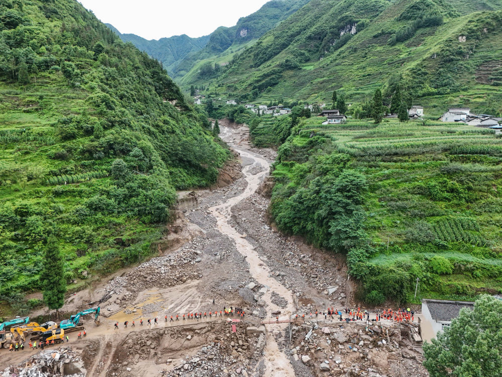 Ám ảnh kinh hoàng từ trận lũ quét lịch sử ở vùng núi Tứ Xuyên: Công nghệ cao đang vào cuộc- Ảnh 1.