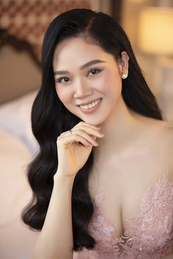 Hoa hậu đầu tiên thi Miss World: Du học ở Anh, kết hôn với mối tình đầu và nhan sắc hiện tại gây bất ngờ- Ảnh 9.