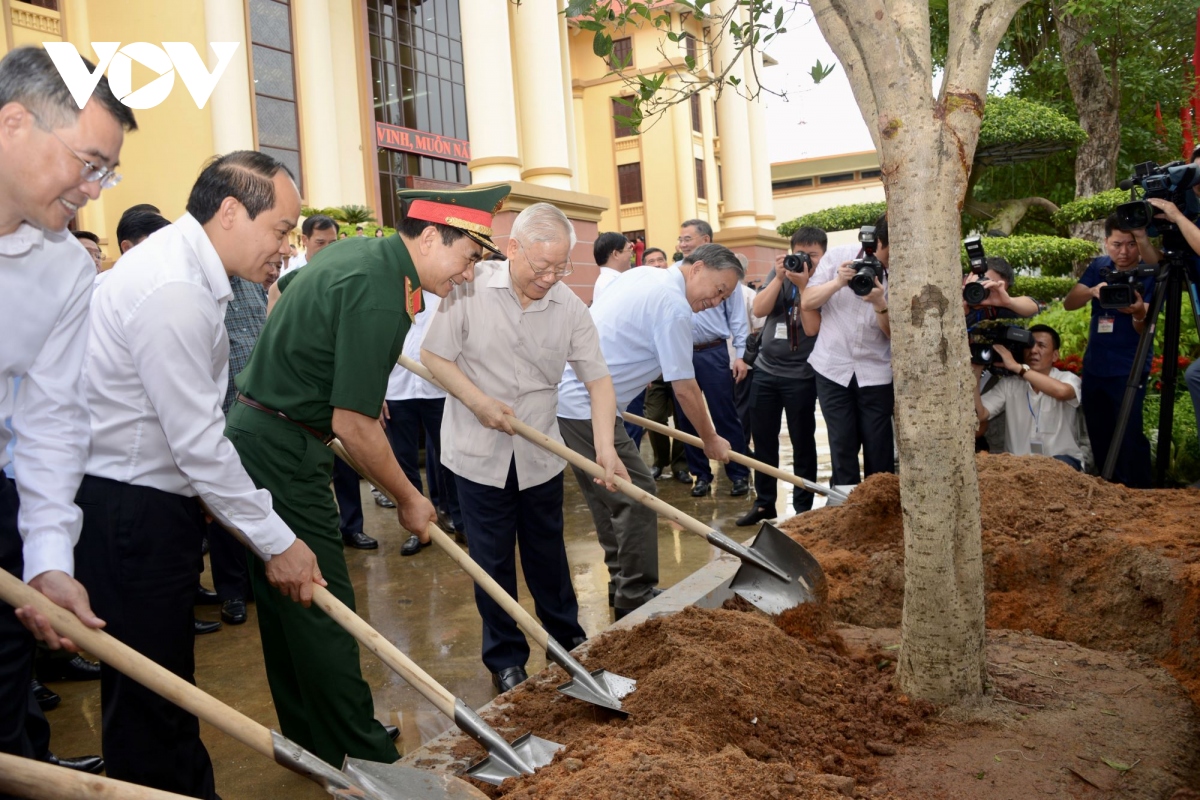 Hình ảnh gần gũi, giản dị của Tổng Bí thư trong các chuyến công tác địa phương- Ảnh 5.