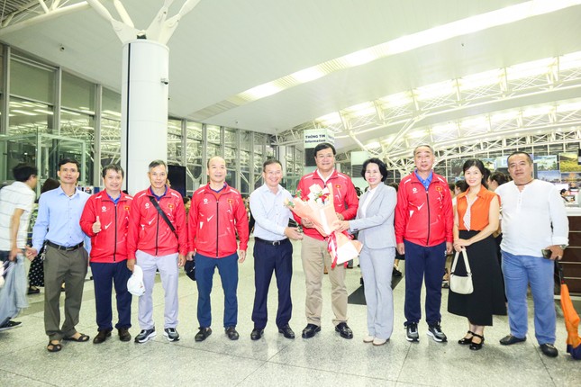 Đoàn thể thao Việt Nam lên đường sang Pháp trong đêm, sẵn sàng cho Olympic Paris- Ảnh 2.