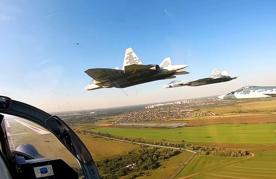 Tiêm kích Su-57 và MiG-31 lần đầu phối hợp tấn công- Ảnh 1.