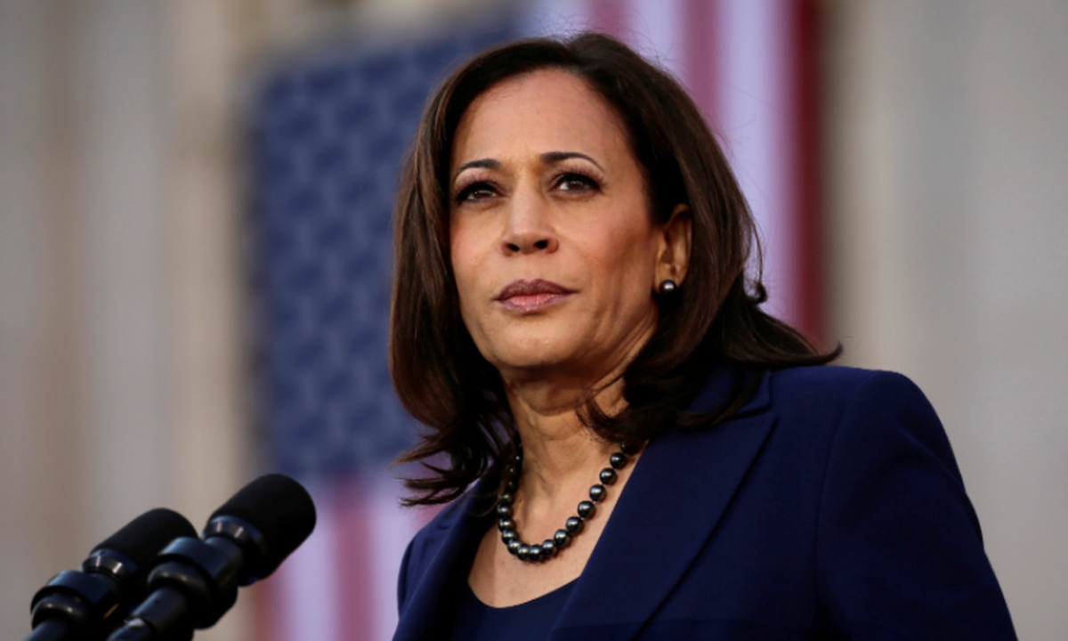 Thế mạnh giúp bà Kamala Harris trở thành đối thủ nặng ký của ông Trump- Ảnh 1.