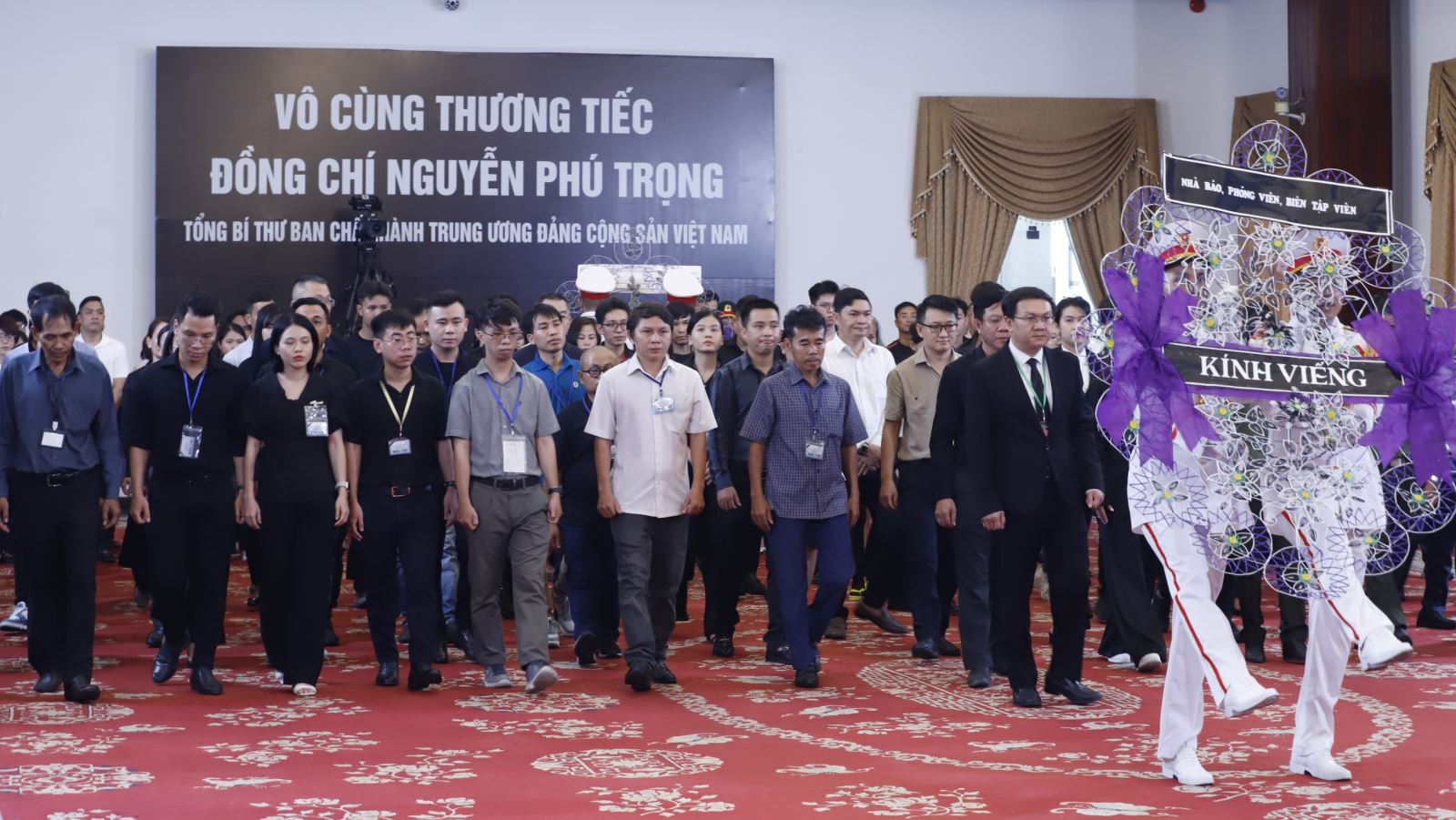 TP Hồ Chí Minh: Những dòng sổ tang xúc động tiễn biệt Tổng Bí thư Nguyễn Phú Trọng- Ảnh 15.