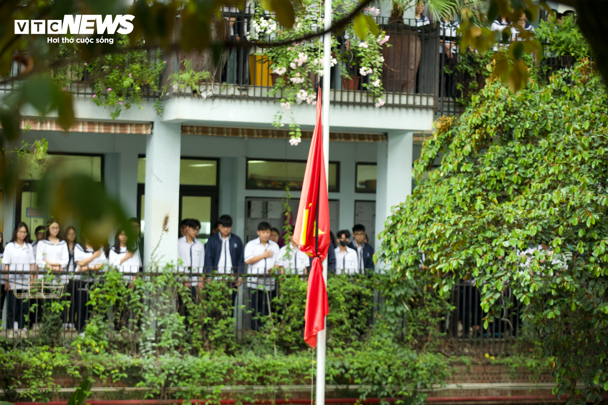 Từ Trường Sa đến Ba Đình - triệu trái tim người Việt tiếc thương Tổng Bí thư- Ảnh 10.