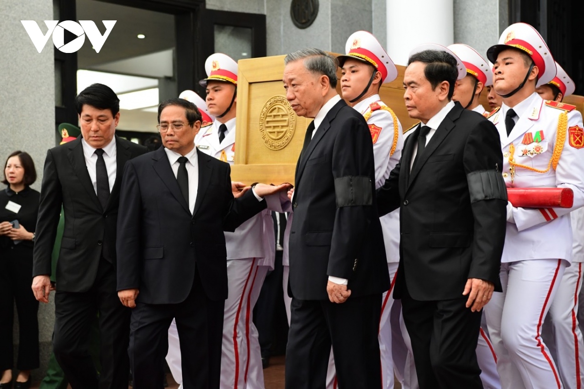 Trực tiếp: Tiễn biệt Tổng Bí thư Nguyễn Phú Trọng về nơi an nghỉ cuối cùng- Ảnh 13.