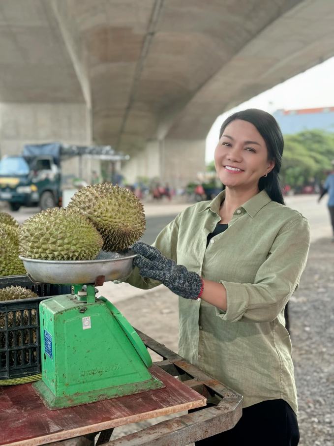 Nữ nghệ sĩ cải lương đình đám bán sầu riêng, vừa cất giọng đã làm cõi mạng dậy sóng- Ảnh 7.