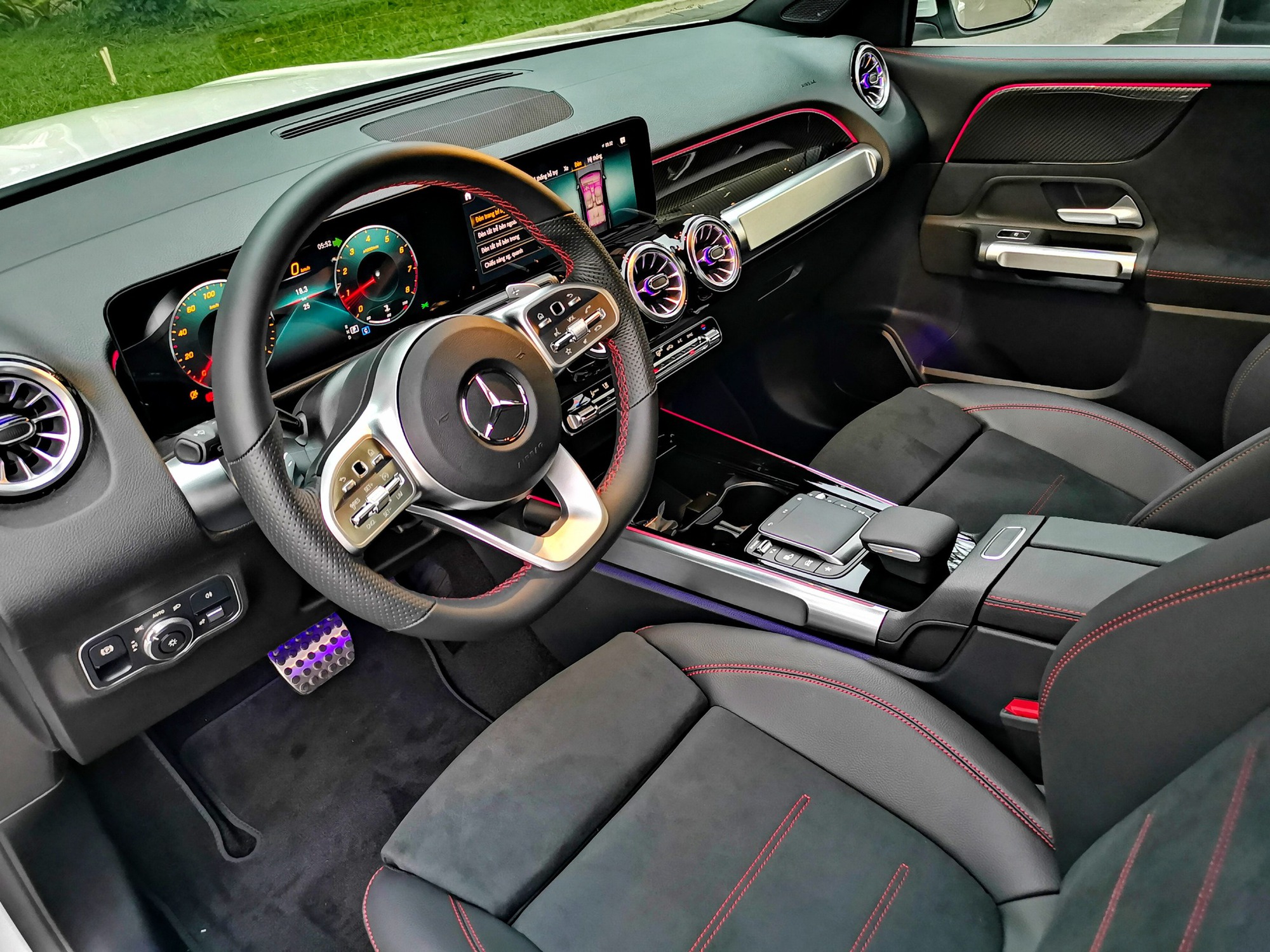 Cầm gần 1,7 tỷ đồng, chọn VW Tiguan 'full option', Mercedes GLB sang trọng hay Kia Sorento hybrid bản cao cấp nhất?- Ảnh 8.