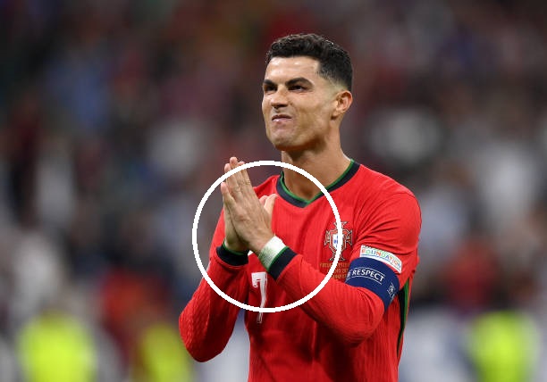 Choáng với nhịp tim cao vùn vụt của Ronaldo trong trận đấu sinh tử tại Euro 2024: CR7 không ngờ cũng lo lắng đến vậy!- Ảnh 2.