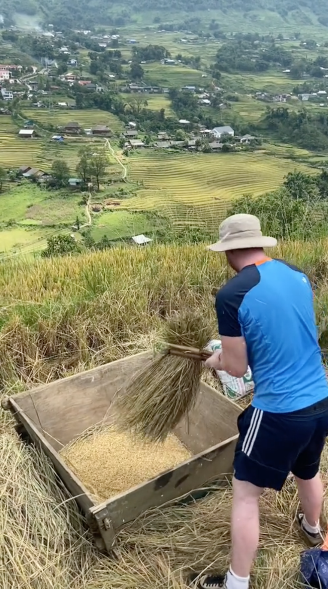 Một kiểu du lịch "độc nhất vô nhị" ở Việt Nam: Khách Tây bỏ tiền để được làm những việc không ngờ tới- Ảnh 8.