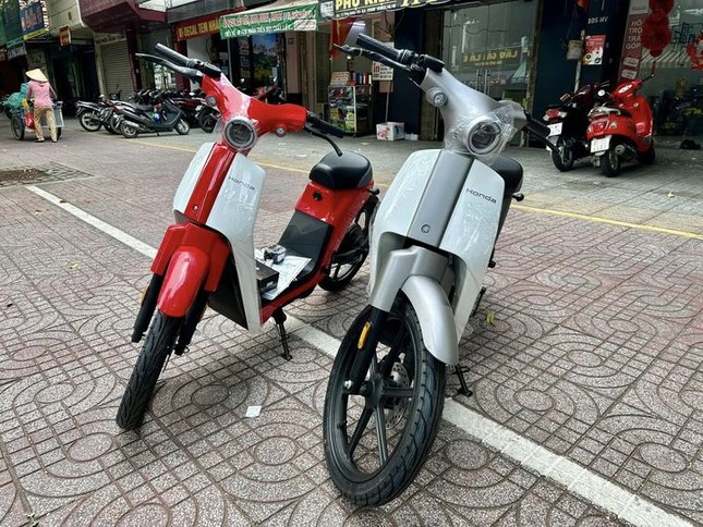 Honda Cub bản chạy điện có mặt tại thị trường Việt Nam- Ảnh 1.