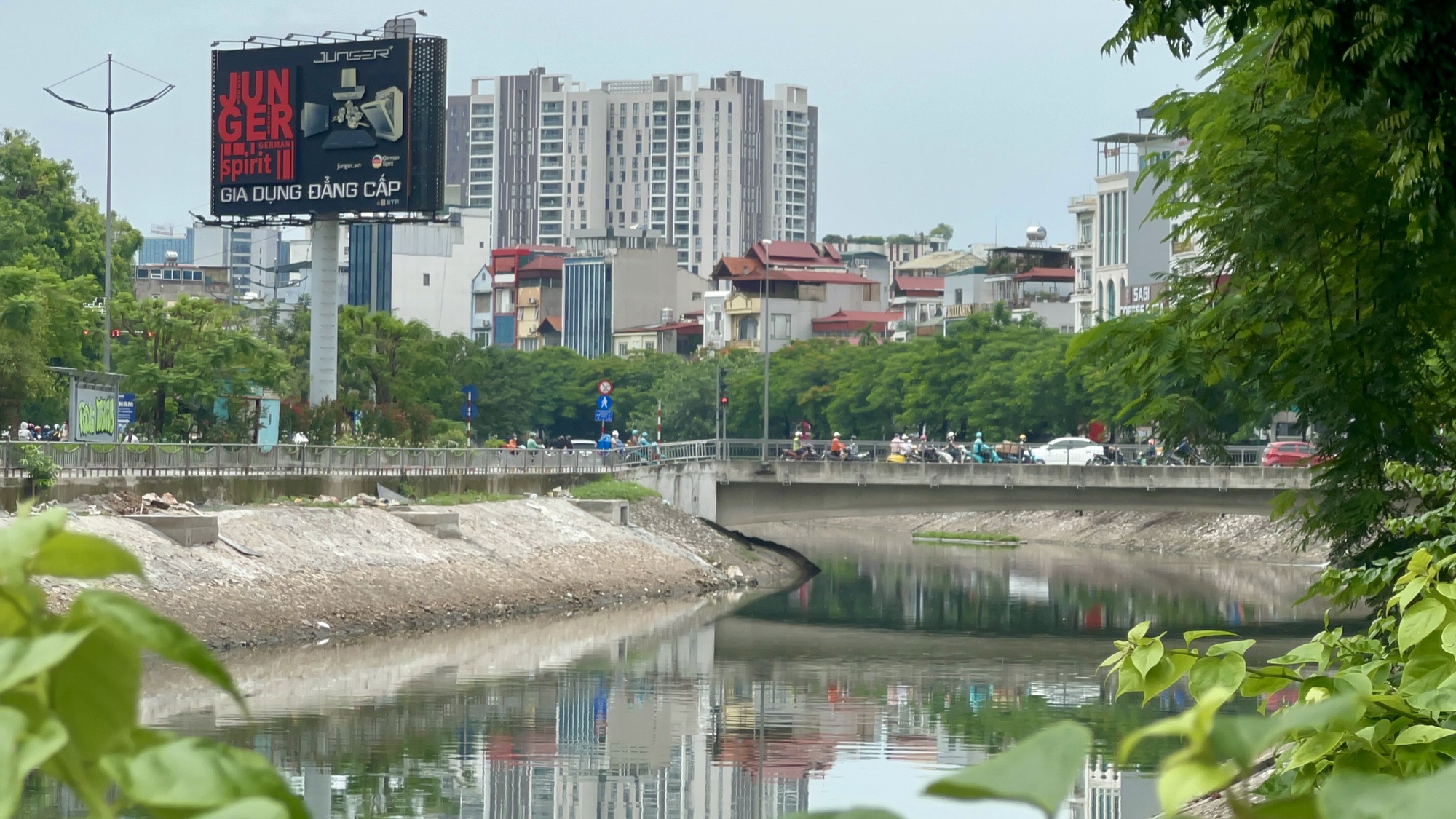 Hà Nội: Nước sông Tô Lịch thay đổi khiến người dân ngỡ ngàng- Ảnh 4.