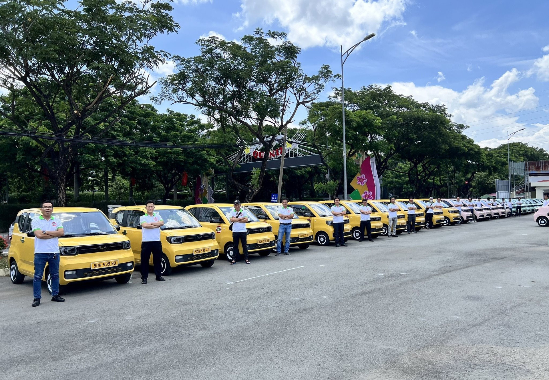 Hãng taxi điện bắt tay cùng VinFast và TMT Motors tung ảnh ra quân: Giá cước quy đổi thấp nhất từ  5.200 đồng/km, có thêm dịch vụ 0 đồng cho khách hàng- Ảnh 7.