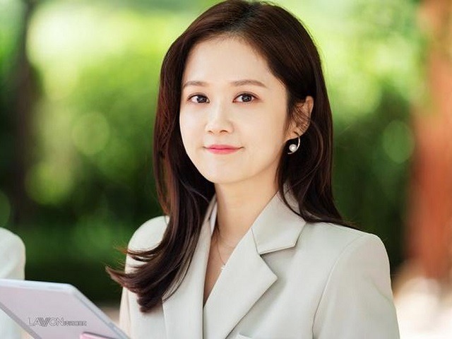 Jang Nara: Mỹ nhân hack tuổi bị fan Trung Quốc "ghim" 15 năm, nghi hẹn hò loạt tài tử trước khi "hạ cánh" bên chồng trẻ- Ảnh 1.