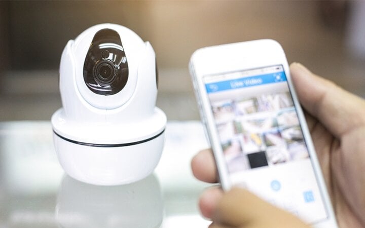 Lắp camera vì nghi giúp việc ăn cắp, nào ngờ bắt quả tang chồng ngoại tình- Ảnh 1.