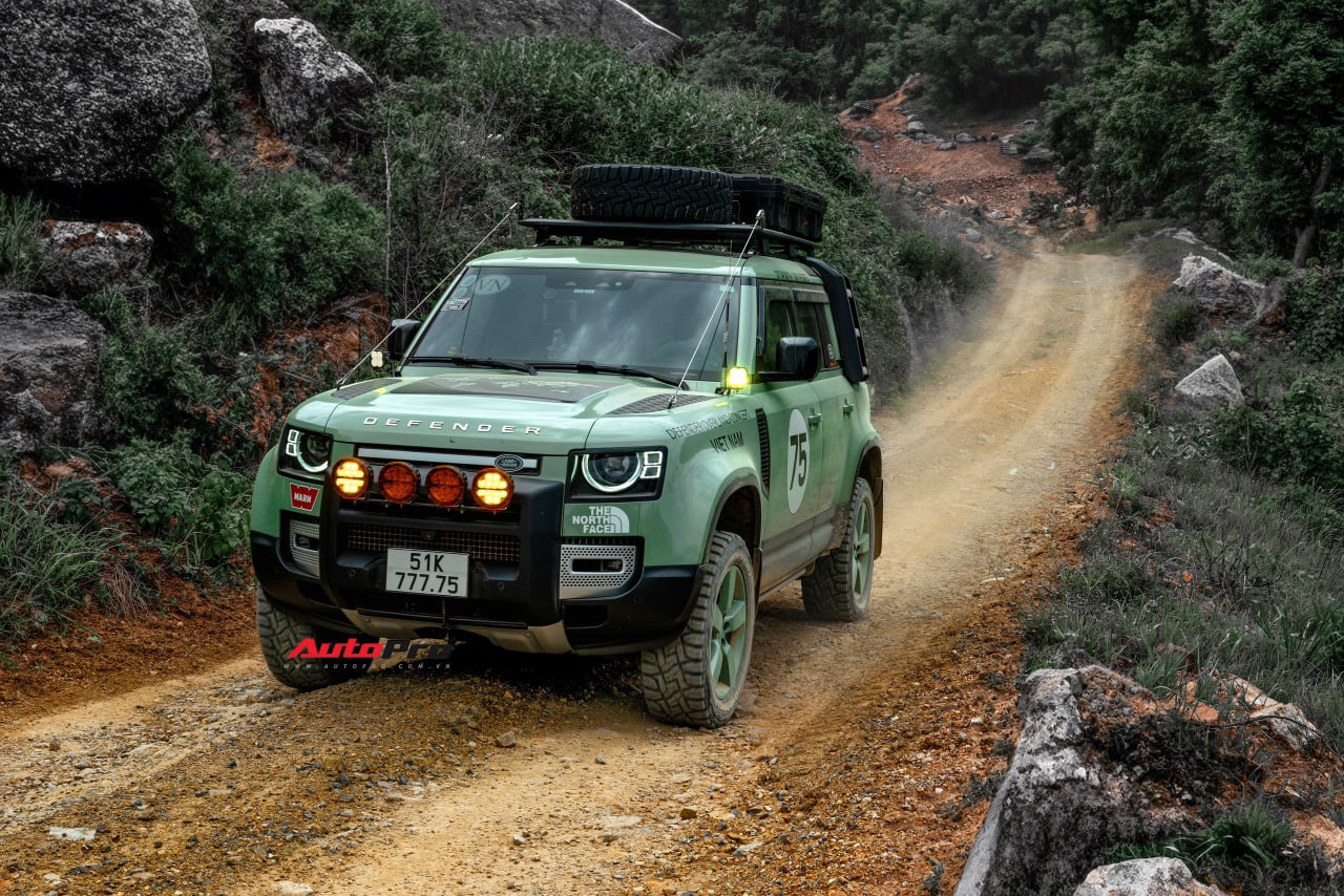 Dân chơi Bình Dương độ lại Land Rover Defender 7 tỷ đồng: Tốn gần 700 triệu, toàn đồ chính hãng, chuẩn bị cho hành trình vòng quanh thế giới- Ảnh 13.