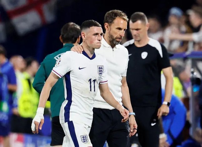 Phil Foden lên tiếng bênh vực HLV Southgate- Ảnh 1.