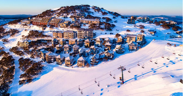 Mùa hè đi biển xưa rồi, giờ phải bay đến Australia trượt tuyết mới là "đỉnh chóp"- Ảnh 3.