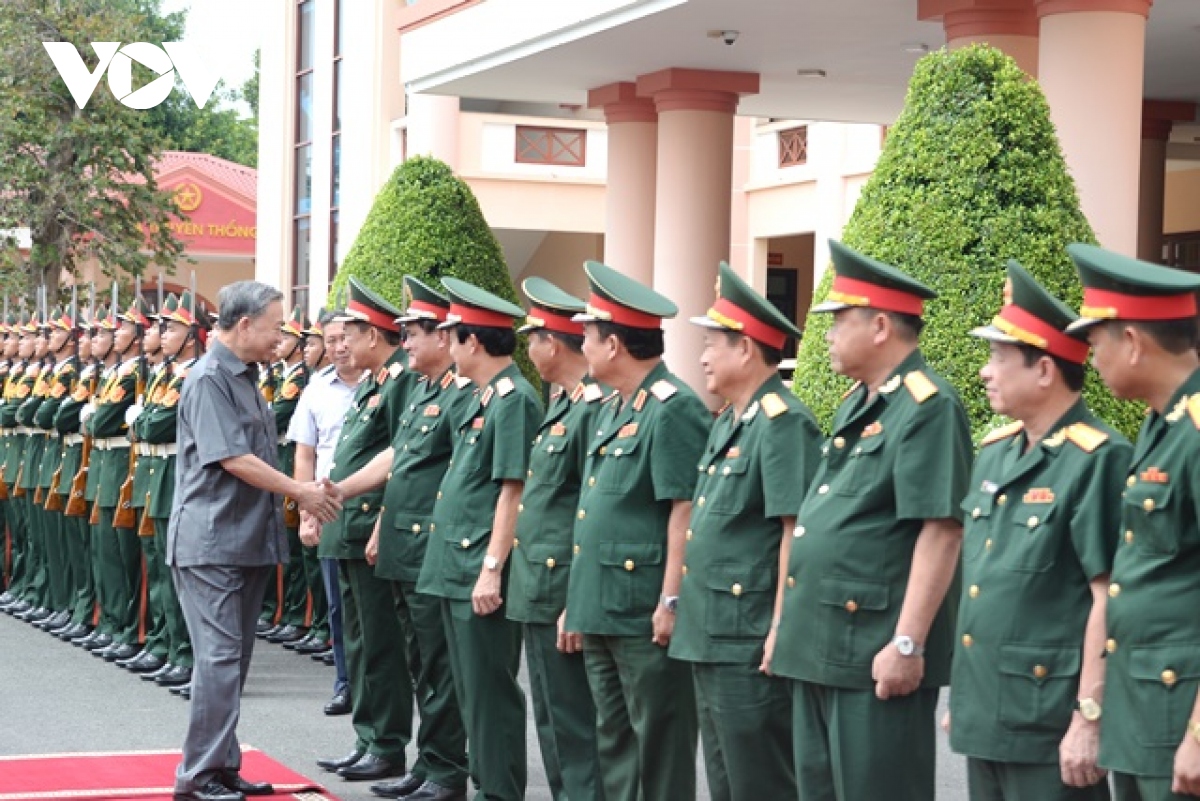 Chủ tịch nước Tô Lâm thăm và làm việc tại Lữ đoàn Công binh 25- Ảnh 4.