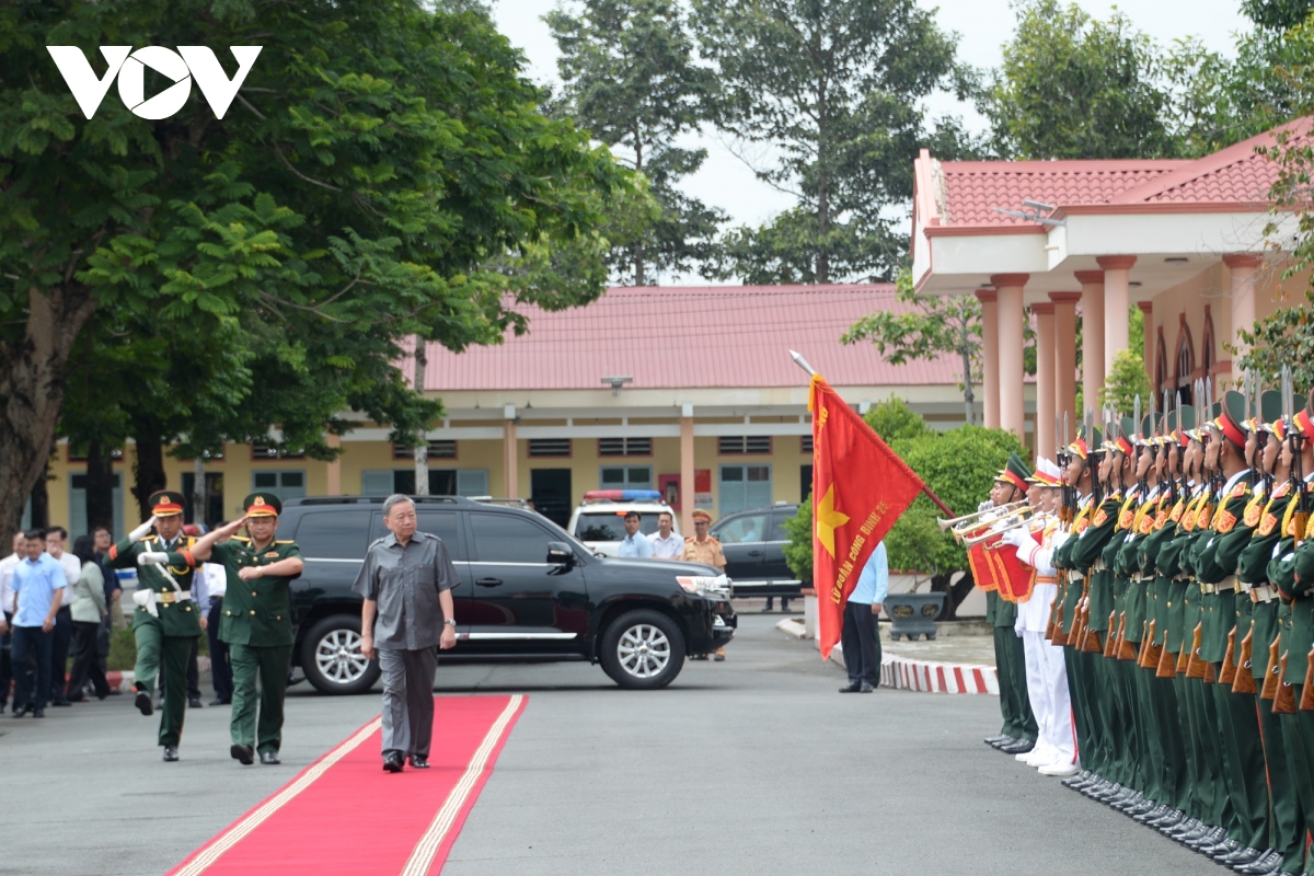 Chủ tịch nước Tô Lâm thăm và làm việc tại Lữ đoàn Công binh 25- Ảnh 3.