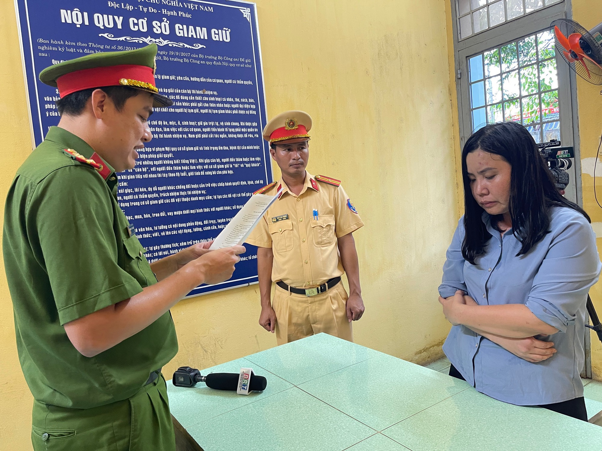 Công an tìm người có liên quan vụ tai nạn "nữ tài xế say xỉn tông 2 người tử vong"- Ảnh 2.