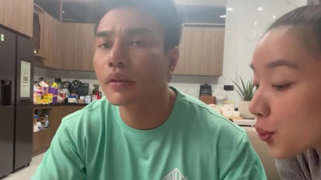 Vợ Lê Dương Bảo Lâm hoảng loạn bỏ chạy vì gặp rắn bò vào nhà- Ảnh 4. Vợ Lê Dương Bảo Lâm hoảng loạn bỏ chạy vì gặp rắn bò vào nhà- Ảnh 4.