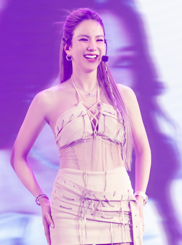 Diệp Lâm Anh đang hẹn hò- Ảnh 7. Diệp Lâm Anh đang hẹn hò- Ảnh 7.