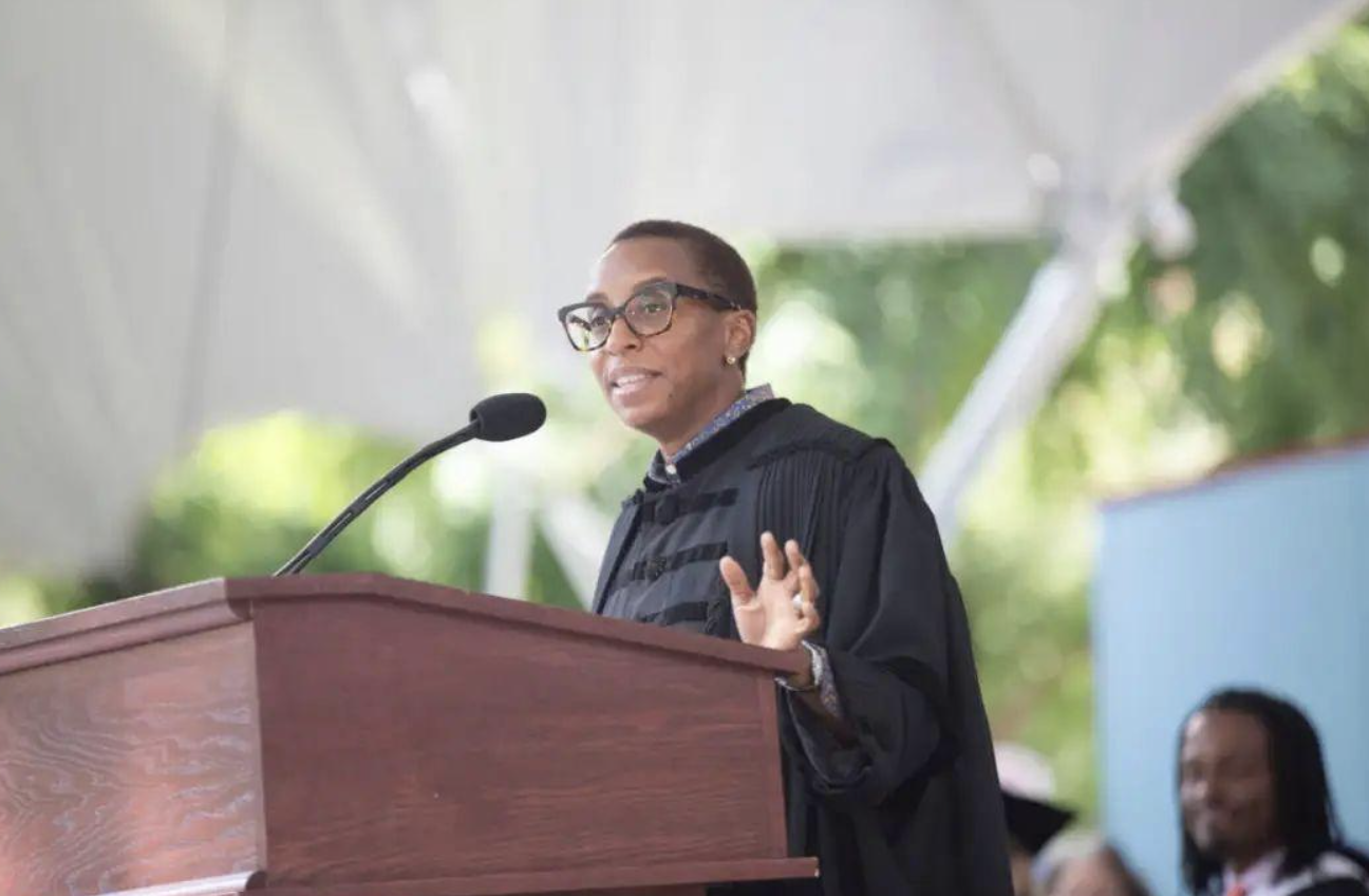 Bài phát biểu khai giảng Đại học Harvard: 'Bốn năm Đại học là thời gian xác định khuôn mẫu cuộc đời', ai chểnh mảng sau 20 năm có thể nhận hậu quả- Ảnh 1. Bài phát biểu khai giảng Đại học Harvard: 'Bốn năm Đại học là thời gian xác định khuôn mẫu cuộc đời', ai chểnh mảng sau 20 năm có thể nhận hậu quả- Ảnh 1.