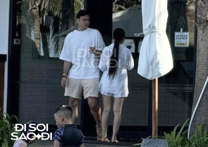 H&igrave;nh ảnh đầu ti&ecirc;n trong đ&aacute;m cưới Đặng Văn L&acirc;m v&agrave; Yến Xu&acirc;n: Ch&uacute; rể bảnh bao trao nụ h&ocirc;n cho c&ocirc; d&acirc;u n&oacute;ng bỏng- Ảnh 2.