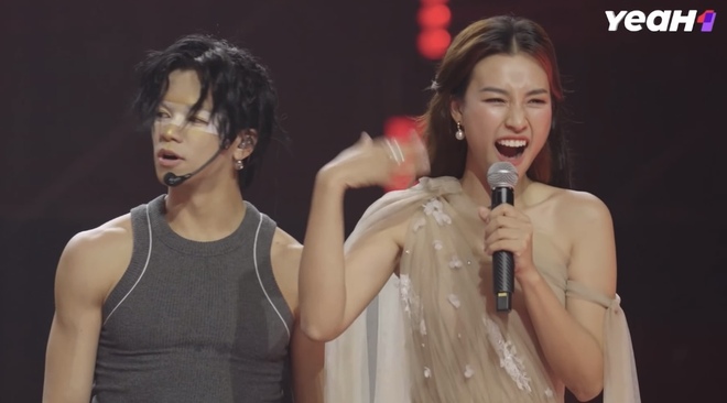 MC Hoàng Oanh bị chê quá ồn ào, khó hiểu nhất là màn ôm lấy ôm để Binz trên sân khấu- Ảnh 7.