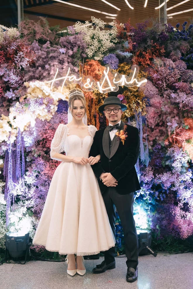 Chuyện tình của “anh tài” Hà Lê: Thầy tán đổ học trò kém 13 tuổi, giờ nộp 90% lương cho vợ- Ảnh 3. Chuyện tình của “anh tài” Hà Lê: Thầy tán đổ học trò kém 13 tuổi, giờ nộp 90% lương cho vợ- Ảnh 3.