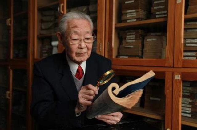 Cụ &ocirc;ng 103 tuổi nhờ chăm ăn 1 loại hạt trường thọ c&oacute; b&aacute;n ở chợ Việt: Gi&uacute;p chắc khoẻ xương, giảm lipid m&aacute;u, chậm gi&agrave; hiệu quả- Ảnh 1.