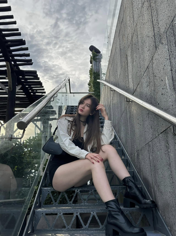 Em g&aacute;i 17 tuổi của thủ m&ocirc;n L&acirc;m T&acirc;y xinh đẹp với tạo h&igrave;nh thi&ecirc;n nga trắng trước lễ cưới Văn L&acirc;m v&agrave; Yến Xu&acirc;n- Ảnh 6.