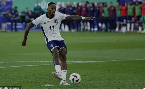 Sút luân lưu không cần nhìn bóng, sao tuyển Anh được gọi là “người tuyệt vời nhất hành tinh” - Ảnh 1. Sút luân lưu không cần nhìn bóng, sao tuyển Anh được gọi là “người tuyệt vời nhất hành tinh” - Ảnh 1.