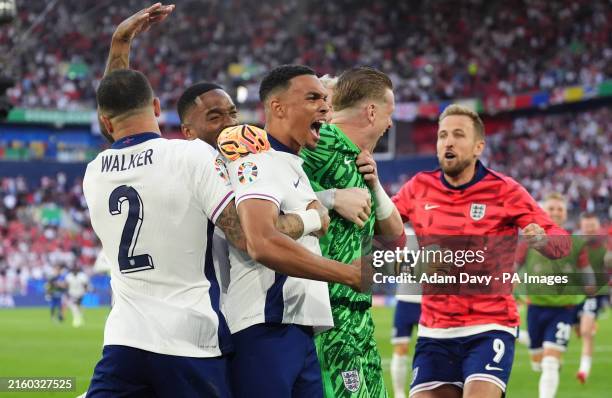 HLV Southgate sung sướng tâng bốc học trò, HLV Thụy Sĩ thừa nhận đau đớn sau trận đấu nghẹt thở- Ảnh 2. HLV Southgate sung sướng tâng bốc học trò, HLV Thụy Sĩ thừa nhận đau đớn sau trận đấu nghẹt thở- Ảnh 2.