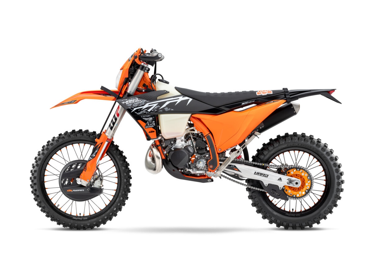 Chiêm ngưỡng xe đua enduro hai thì nhỏ gọn mà mạnh mẽ KTM 300 EXC HardEnduro- Ảnh 7.