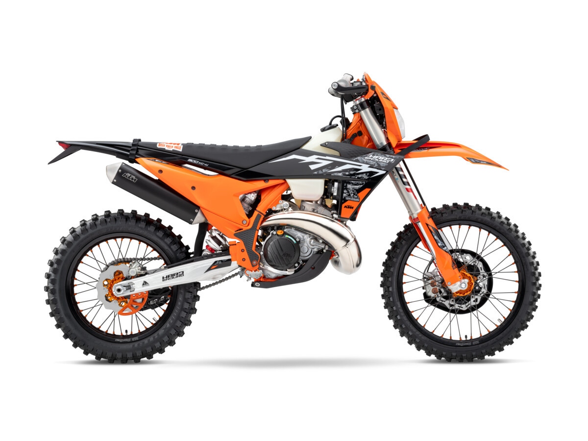 Chiêm ngưỡng xe đua enduro hai thì nhỏ gọn mà mạnh mẽ KTM 300 EXC HardEnduro- Ảnh 6.