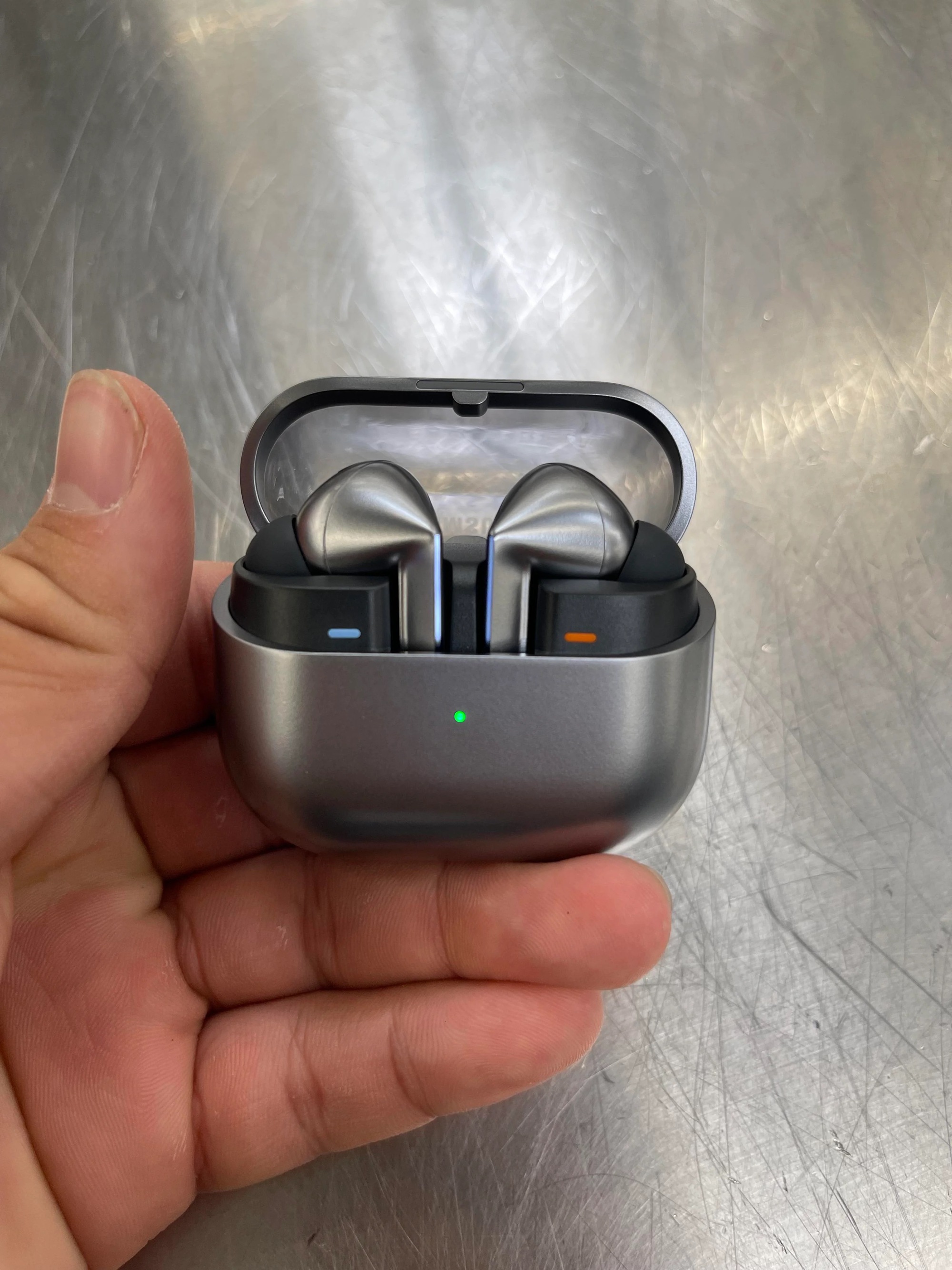 Tai nghe giống AirPods của Samsung còn chưa ra mắt nhưng đã có người dùng review: Chất âm tuyệt vời, đeo thoải mái, thiết kế đẹp, chống ồn hơn cả AirPods Pro- Ảnh 4.