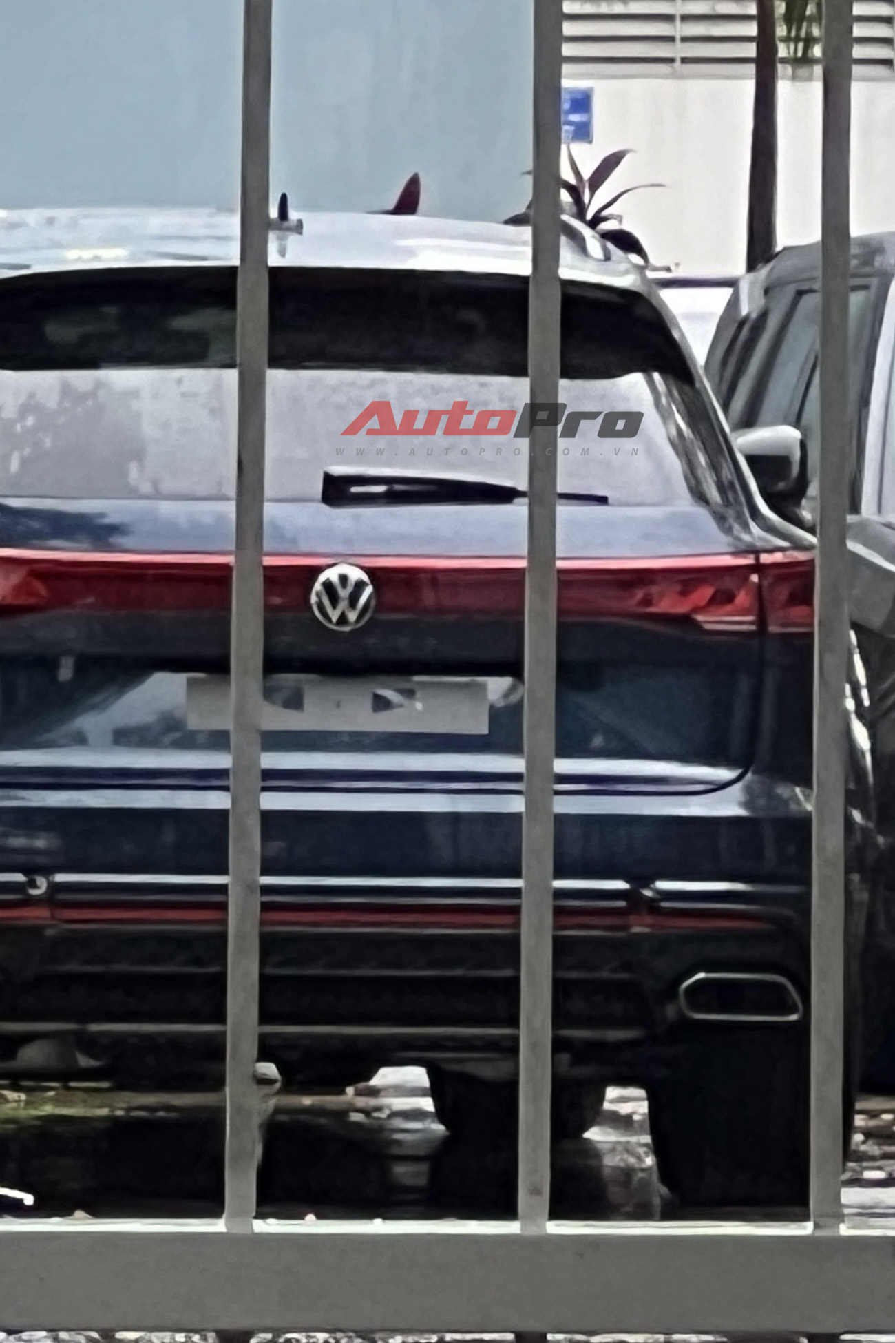 VW Touareg 2024 đã về Việt Nam: Thiết kế mới, có gói R-Line, dễ thêm nhiều công nghệ đấu Q7 trong tầm giá hơn 3 tỷ đồng- Ảnh 3.