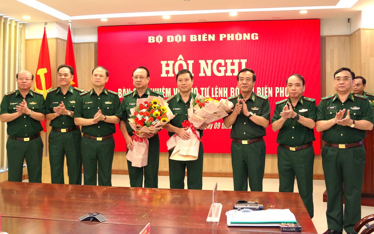 Bàn giao nhiệm vụ Phó Tư lệnh Bộ đội Biên phòng- Ảnh 3.