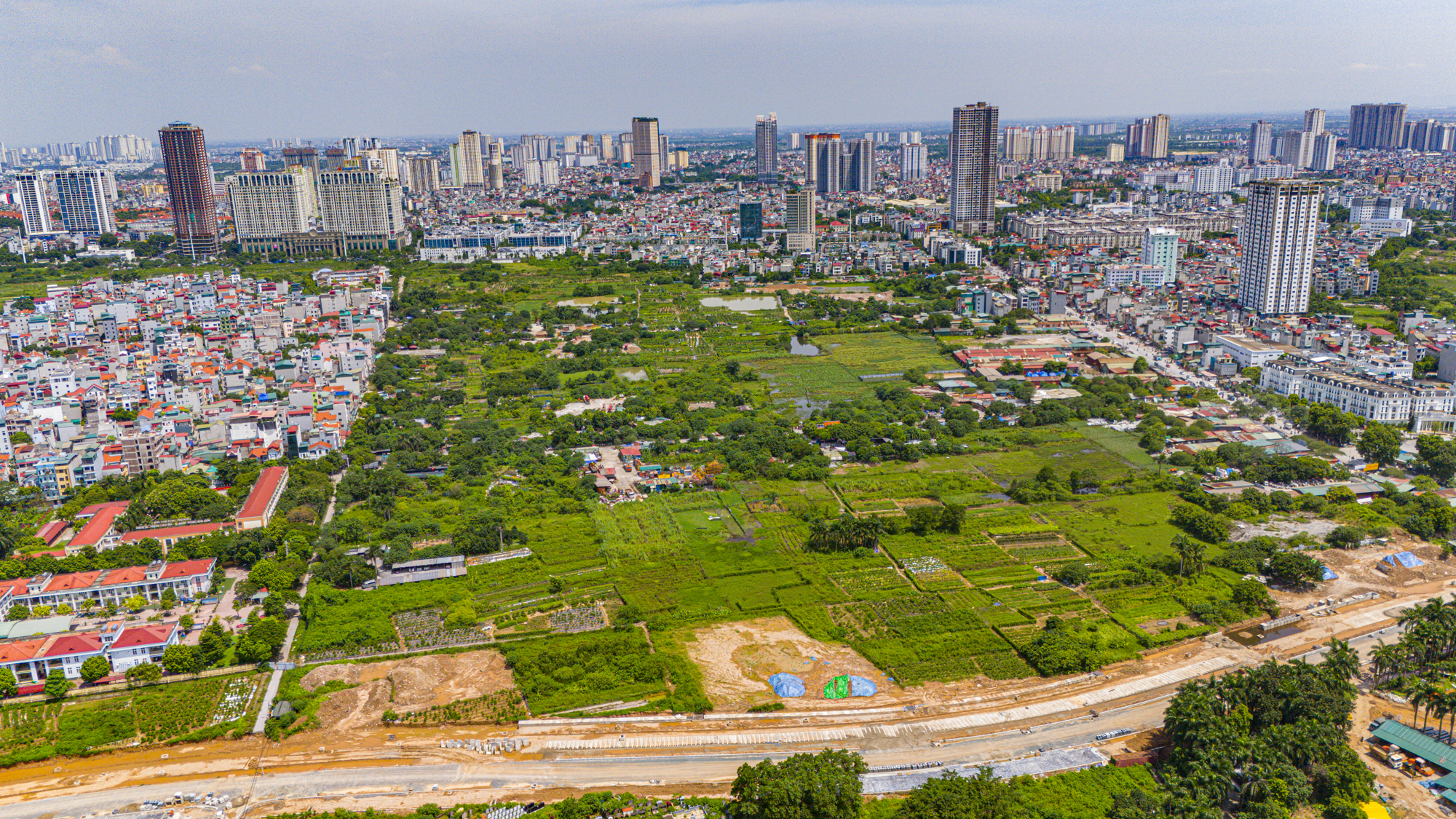 Những khu đất trống sẽ 'hóa rồng' ở quận phát triển bất động sản "nóng" nhất Hà Nội: Nơi là trụ sở 10 bộ ngành, nơi được loạt ông lớn đầu tư, nơi xây dựng thành phố công nghệ xanh - Ảnh 13.