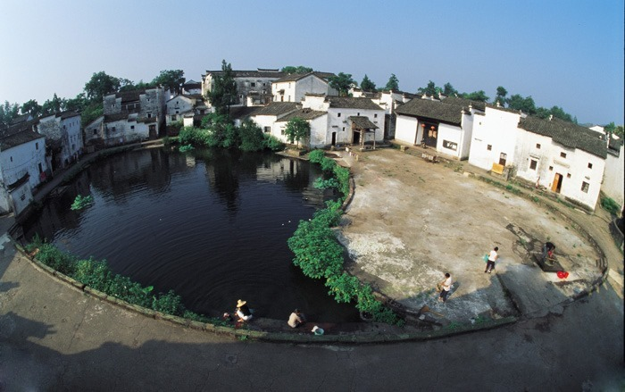 Rộng chỉ 2,3km2, vì sao ngôi làng cổ nơi 1/4 hậu duệ Gia Cát Lượng sinh sống "không ai dám vào"? - Ảnh 3.